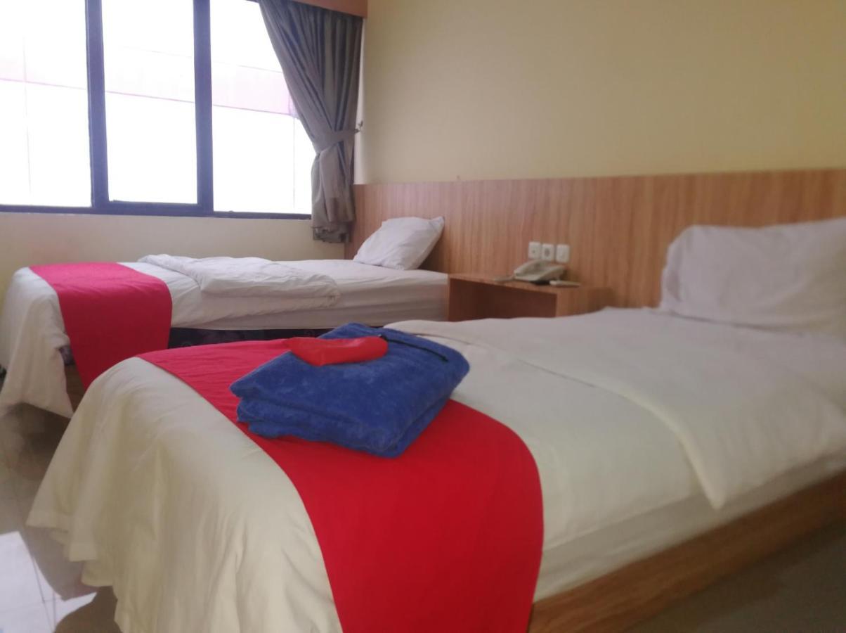 Hotel Mayang Sari 2 Jambi Dış mekan fotoğraf
